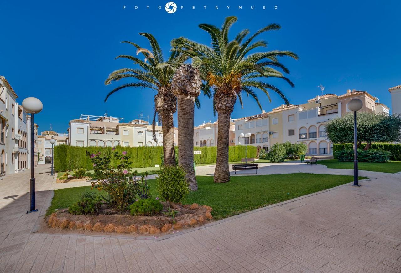 108 Apartament Fabulus Torrevieja Eksteriør bilde